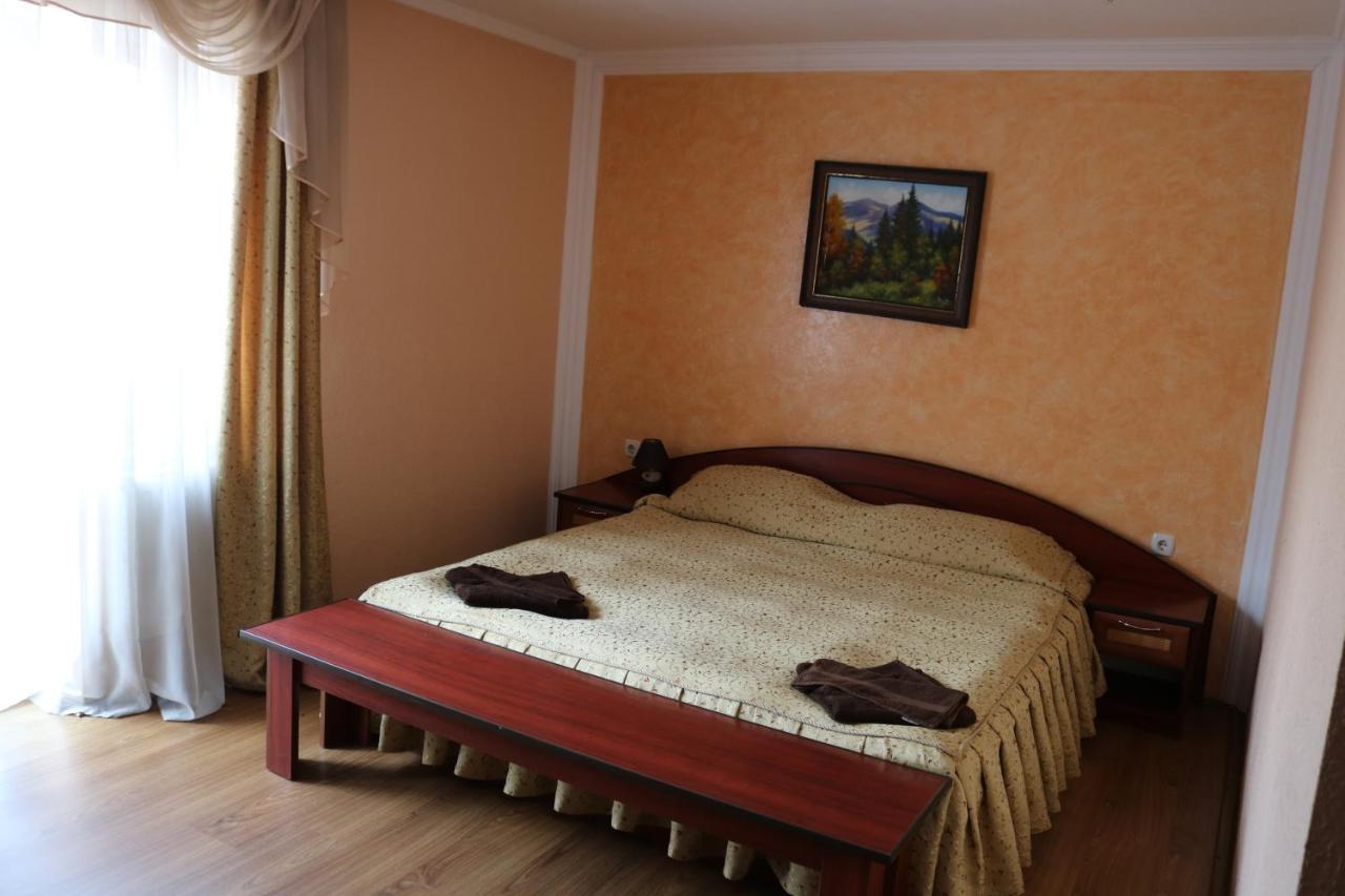 Готель ***Феєрія Tyachiv Eksteriør billede